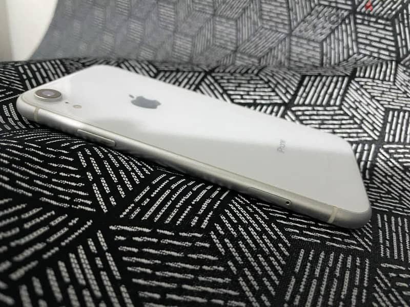 Apple - iPhone XR 2