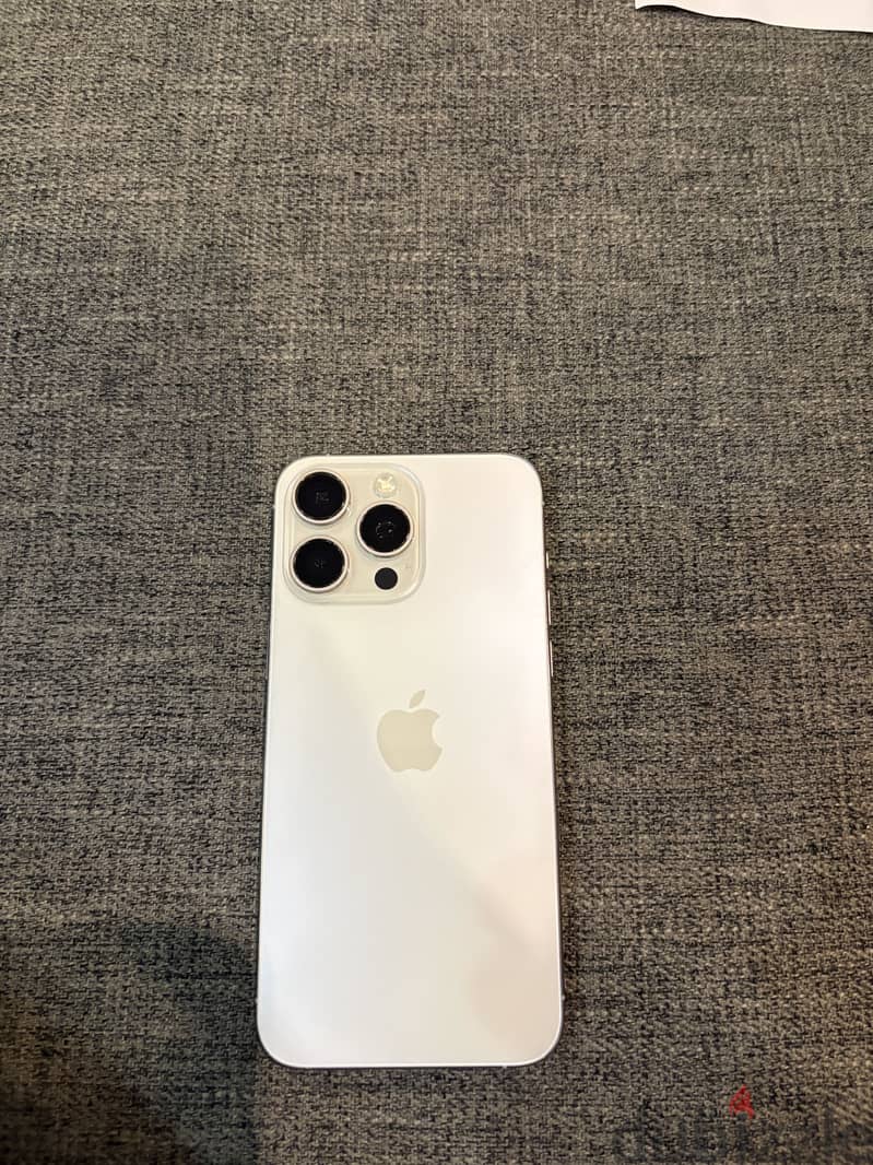 Apple - iPhone 15 Pro Max 2