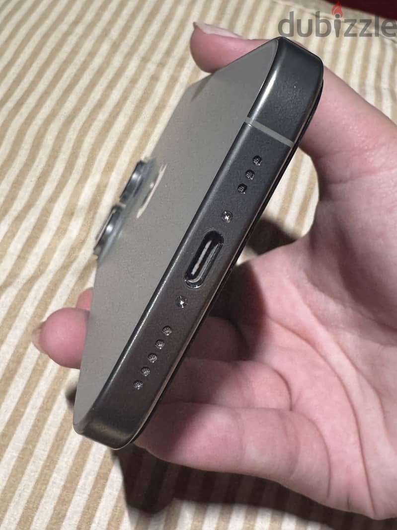 Apple - iPhone 16 Pro 3