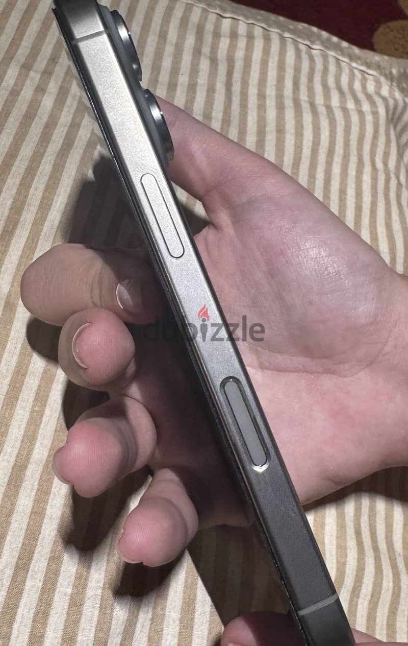 Apple - iPhone 16 Pro 4
