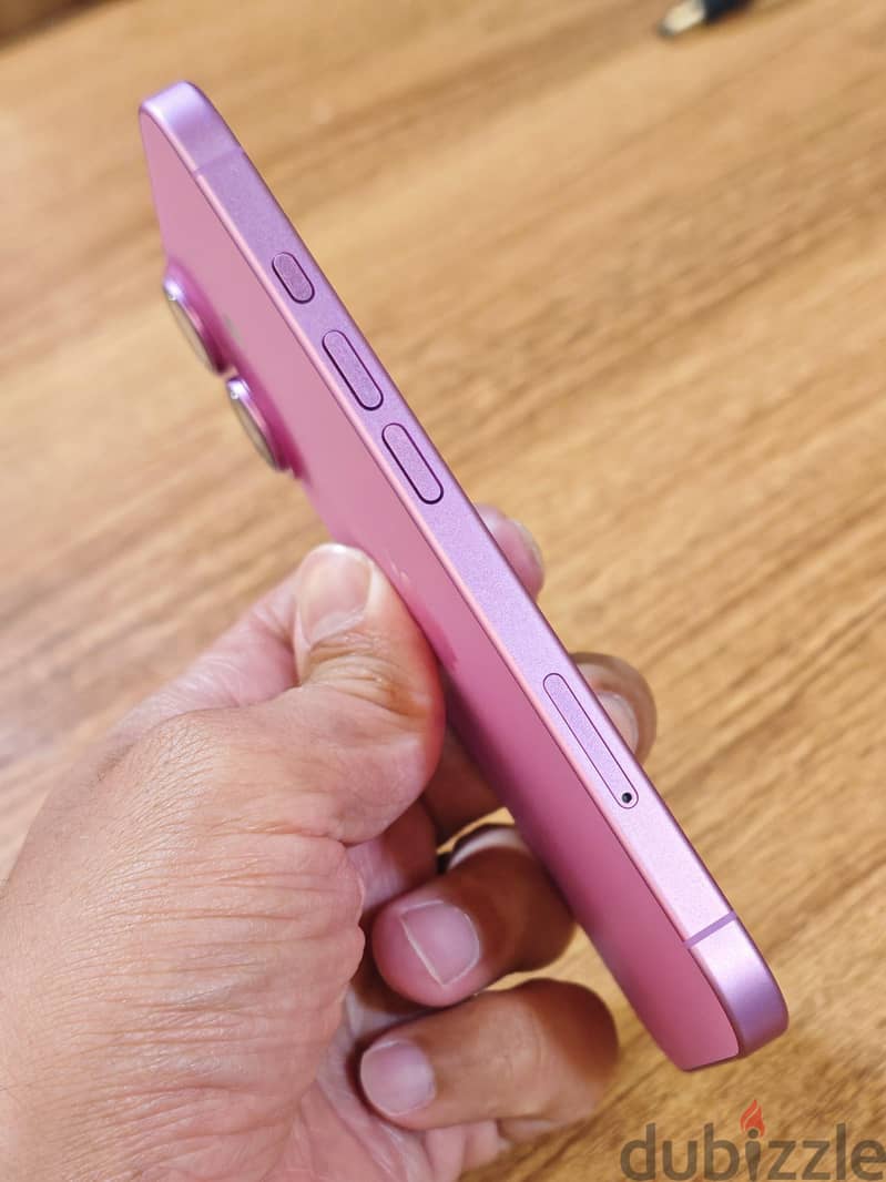 iPhone 16 3