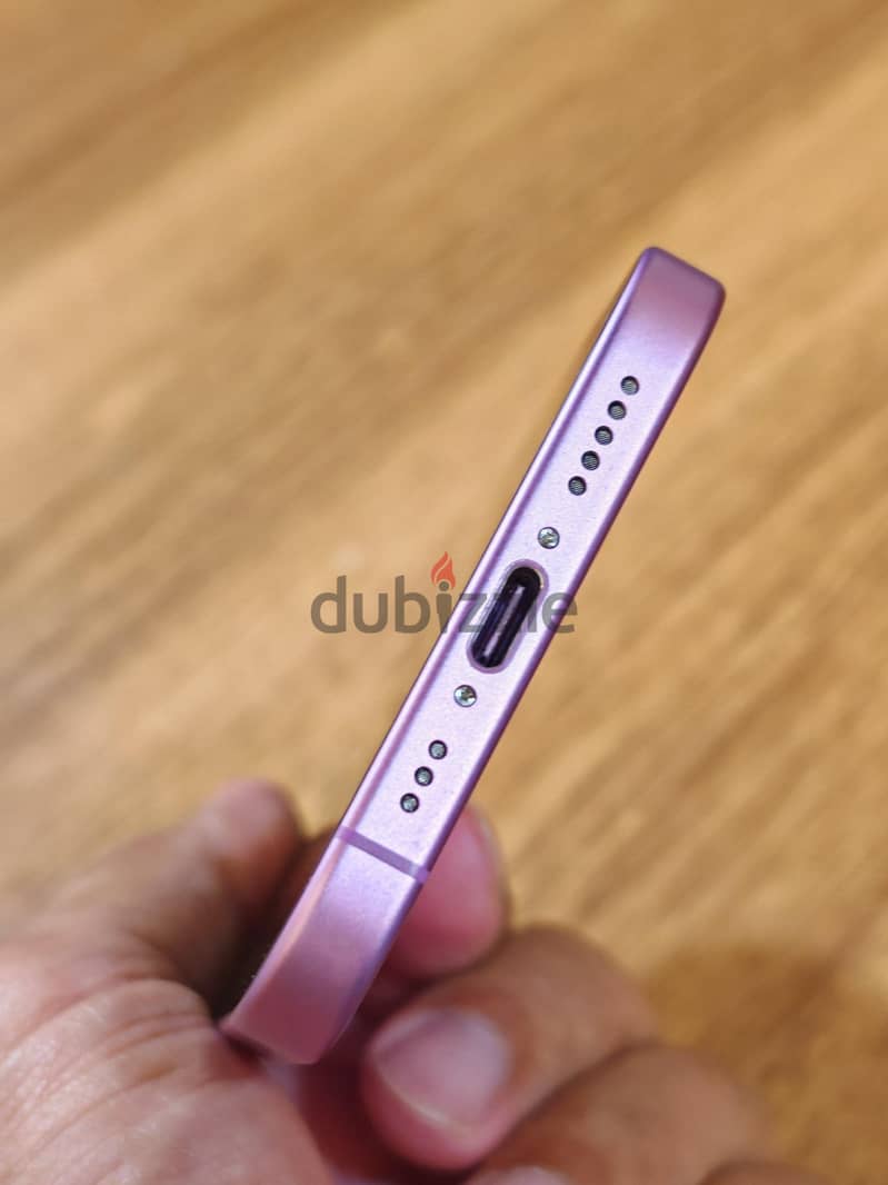 iPhone 16 4