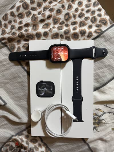 Apple watch series 11 46 mm 100% battery with original charger