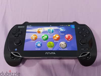 PS Vita حالة نظيفة مع جريب وتخزين 64 + 8
