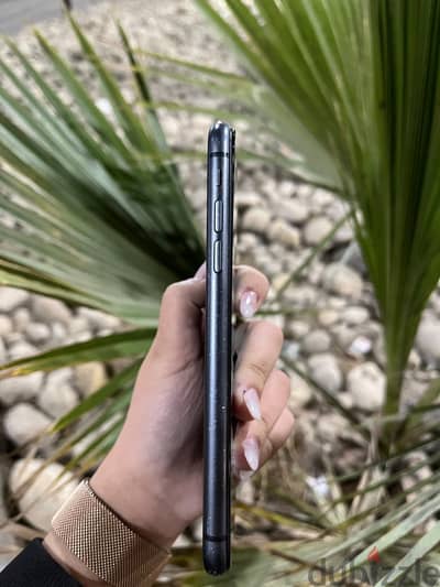 Apple - iPhone 11