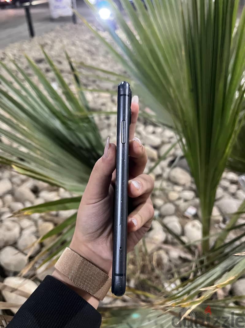 Apple - iPhone 11 4