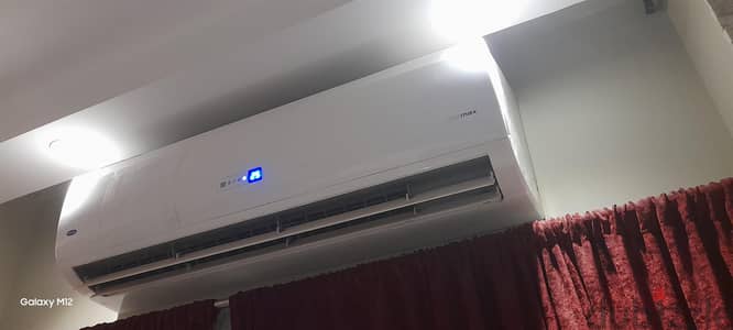 للبيع تكييف كارير ٤ حصان بارد وساخن  بحاله ممتازه
