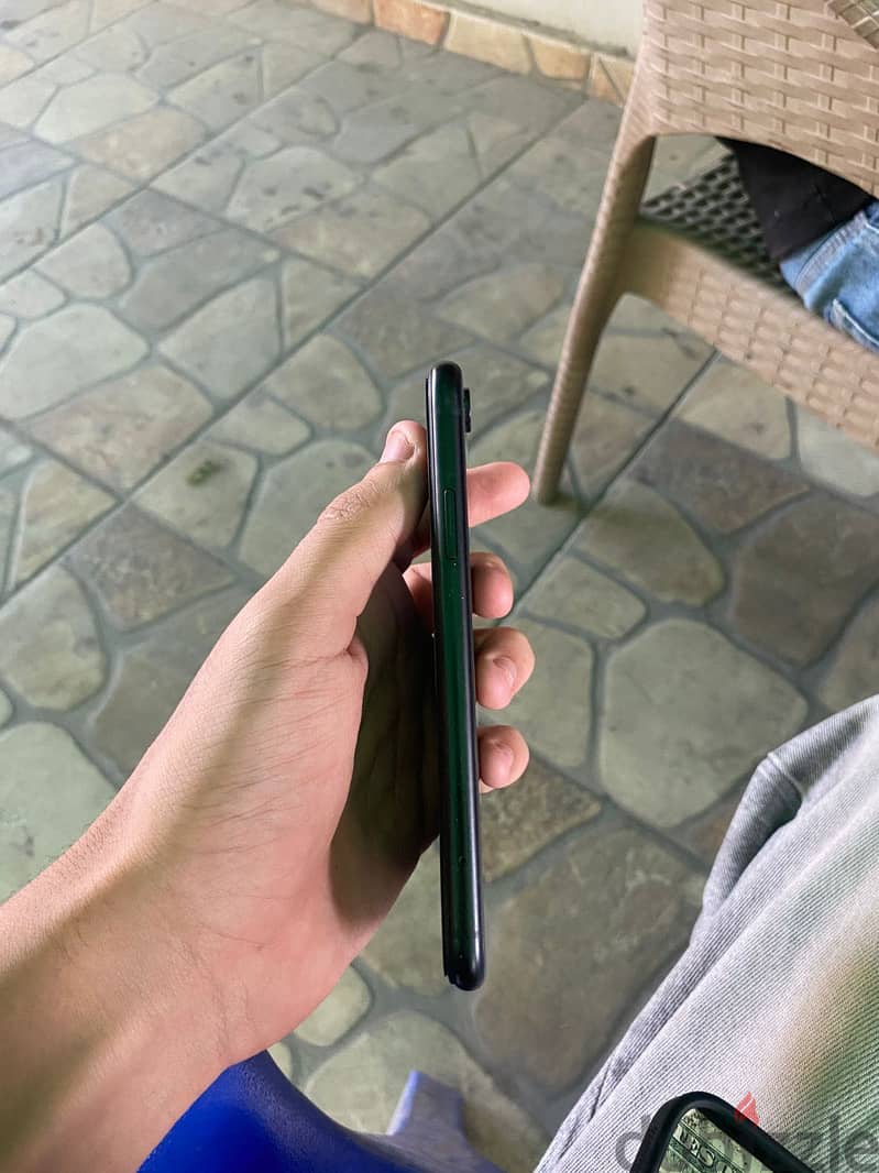 Apple - iPhone XR 1