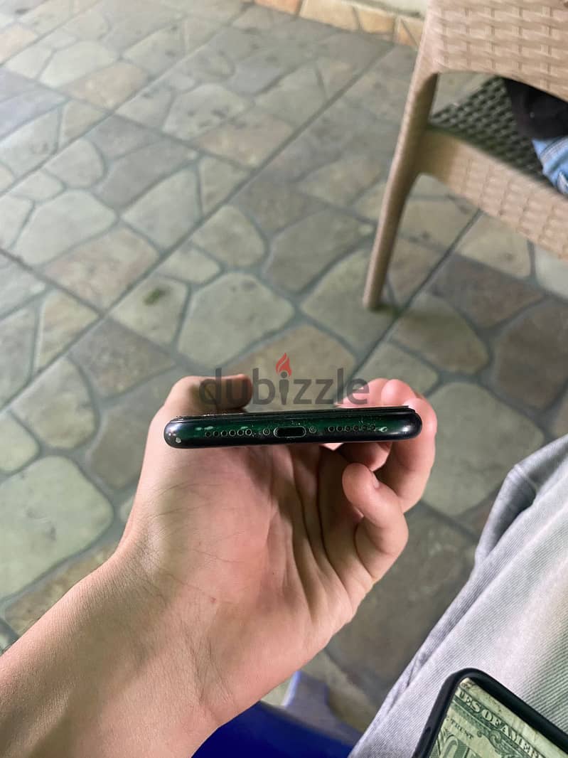 Apple - iPhone XR 5