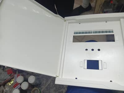 لوحة توزيع ١٢خط مع عمومي ٣فاز من فينوس