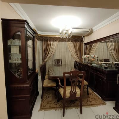 سفرة استعمال نظيف جداااا ٨ كراسي و رخام هندي