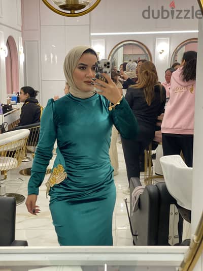 فستان اخضر قطيفه