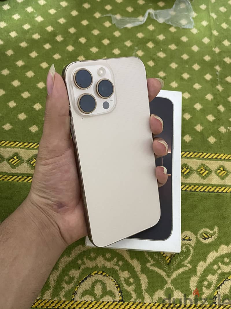 Apple - iPhone 16 Pro Max 1