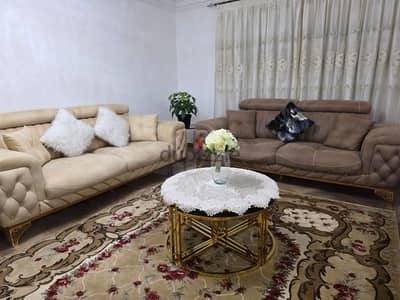 انتريه مودرن بحالة ممتازة