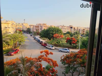 شقة للايجار فيو حديقة دور كامل بالمطبخ والتكيفات ٥ غرف ٣٥٠م بالحى الثانى