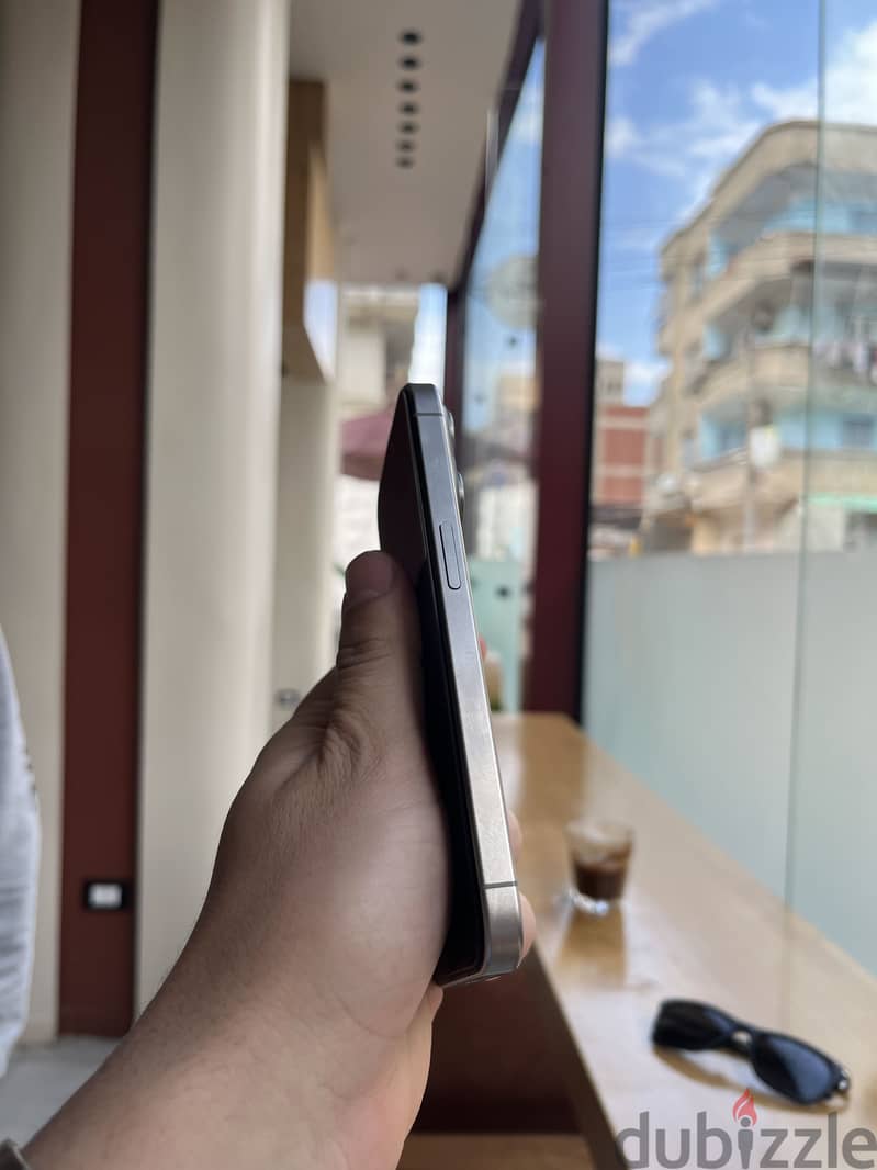Apple - iPhone 15 Pro 2