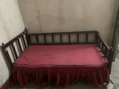 سرير أطفال متر بجانبين للبيع