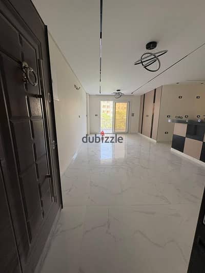 شقه للبيع كاش بمدينتي 96متر في الB7 طرفيه TMG CITY