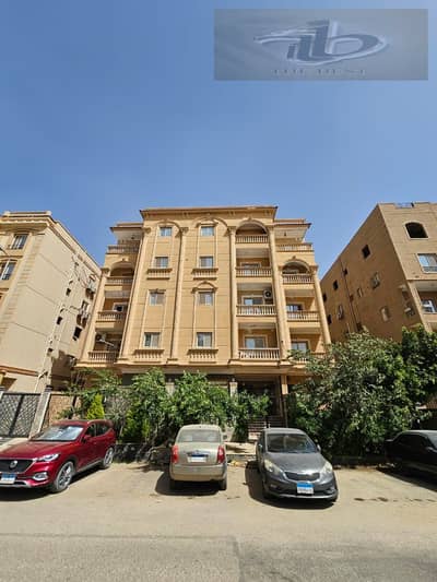  شقة للبيع باللوتس الجنوبية – القاهرة الجديدة  موقع مميز جدًا في قلب اللوتس الجنوبية، على بُعد خطوات من المونوريل والنوادي والجامعة الأمريكية، بفيو
