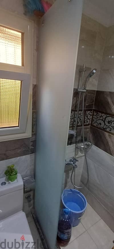 كابينة شاور حمام مستعملة للبيع زجاج سيكوريت