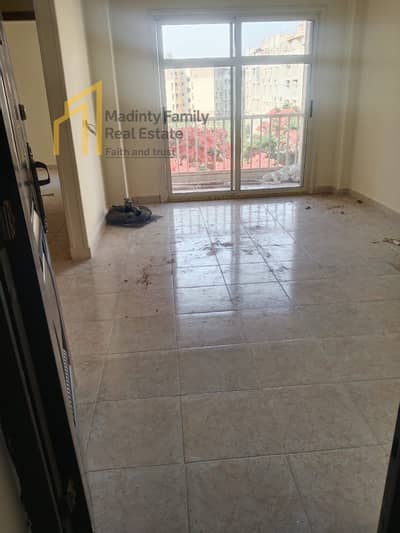 For rent, a 65 m apartment in an excellent location next to the bus area and direct traffic, special finishing next to the Thawth Park