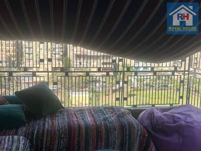 Duplex for sale with a garden view, a unique opportunity for upscale living in an exceptional location overlooking the garden, in front of Al Shams Club, and close to all services.