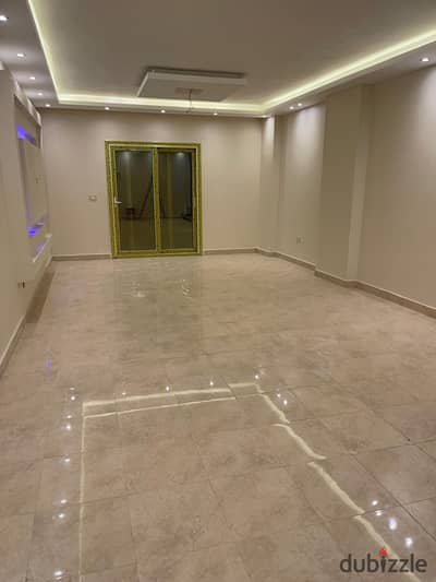 185 meter apartment (Old Loading) Third Floor Direct North Front