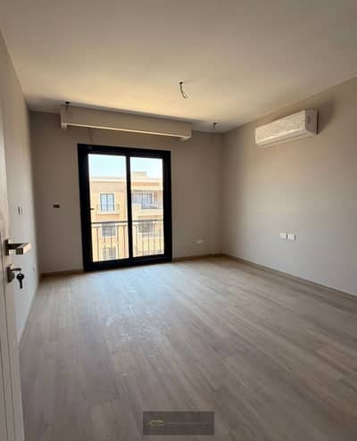 للإيجار في Village West – Dorra  شقة مميزة بمساحة كبيرة وتشطيب راقٍ داخل أحد أفضل كمبوندات الشيخ زايد، بموقع مميز داخل المشروع.