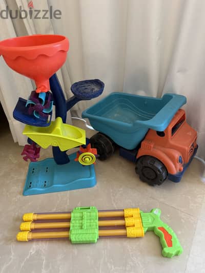 Water wheel play set + water gun + dump truck