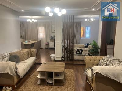Ultra Super Lux apartment for sale with kitchen and air conditioning on Al-Maqrizi Street, Heliopolis, Egypt. A unique location close to all services.