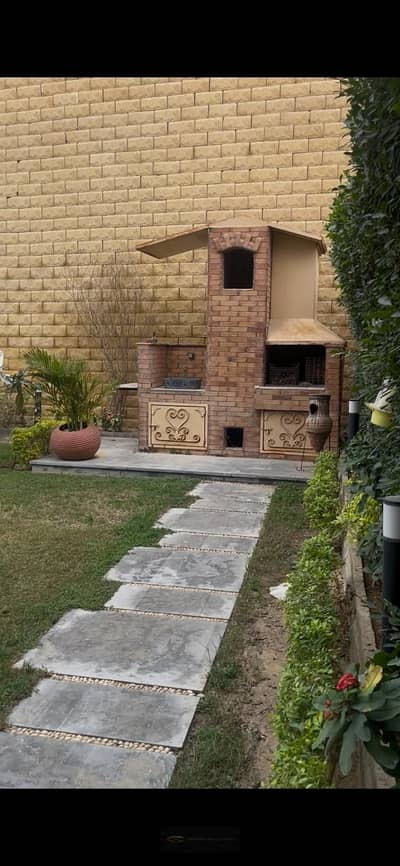 Villa for sale – Al-Khamail Compound – Phase Two – Sheikh Zayed A unique opportunity to own a villa in a quiet and distinctive location within Al-Khamail Compound in Phase Two, with spacious areas.