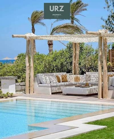 توين هاوس sea view علي البحر مباشرة تشطيب كامل فاخر في راس الحكمة الساحل الشمالي بالقرب من ساوث ميد و الماظة باي وسيلفر ساندس ولافيستا وسعادة للبيع