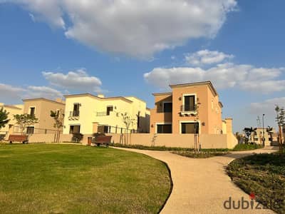 Standalone Villa Ready to move for Sale City Gate New Cairo