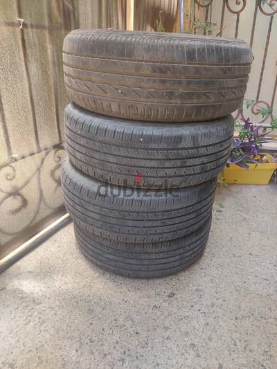 طقم كاوتش مستعمل بحاله جيده جدا