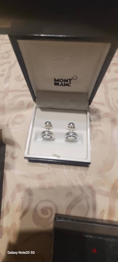 cufflinks