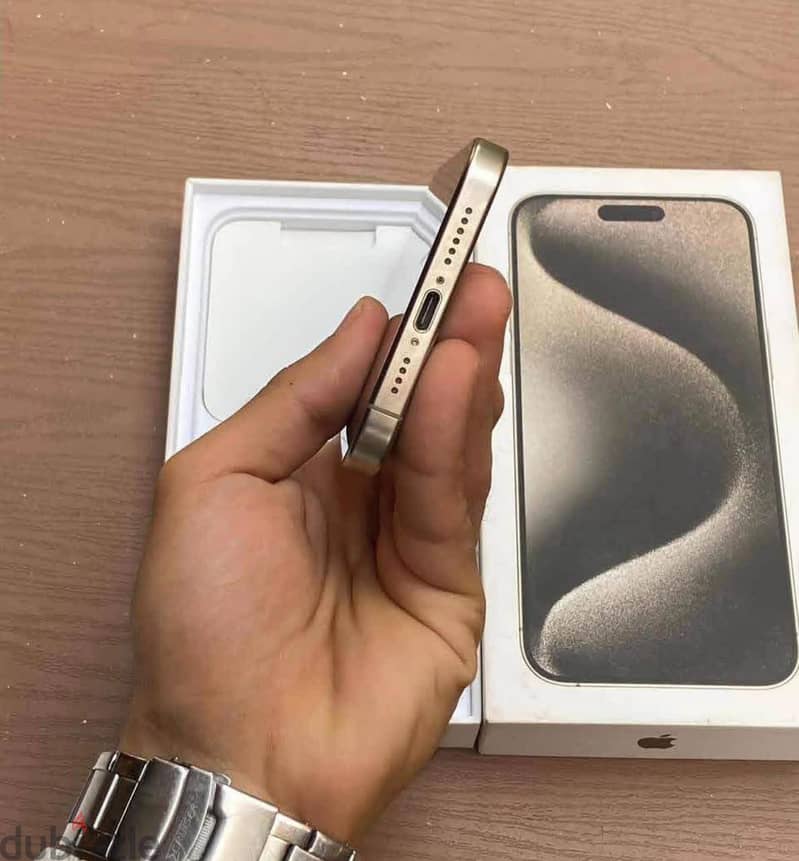 Apple - iPhone 15 Pro Max 3