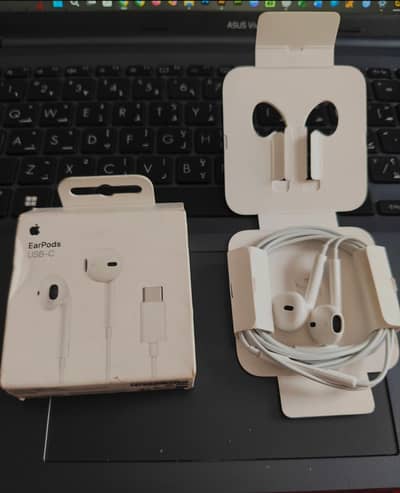 iPhone ear pods usb-C