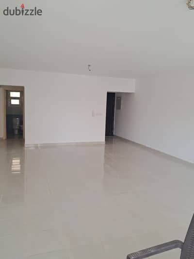 For rent in Al-Rehab City, in the new seventh phase, an apartment of 162m on the third floor