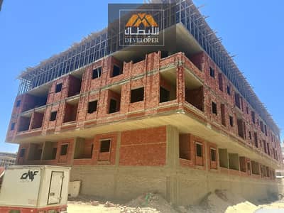 مساحة عائلية للبيع 126متر على حمام السباحة بالحجاز الرئيسي- عقد اخضر - كمبوند متكامل -بمقدم 35%فقط - خصم 20% للكاش