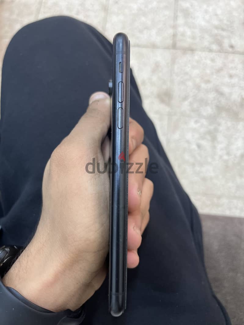 Apple - iPhone XR 1