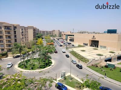 162 م بالرحاب للايجار موقع مميز على أفينيو مول مباشرة
