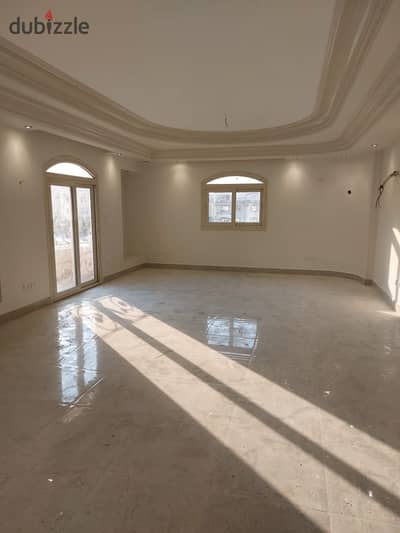 Apartment 400m for rent in the Fifth Settlement on Al-Tas'een Street suitable for administrative use
