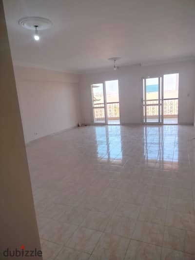 Apartment for rent open view overlooking square, Avenue Mall, and mosque Prime location ready to move in 3 bedrooms in Al Rehab 2 - New Cairo