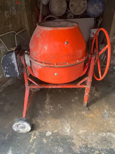 خلاطة كهربائية اسمنتية
