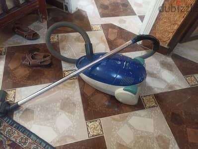 مكنسه كهربائيه