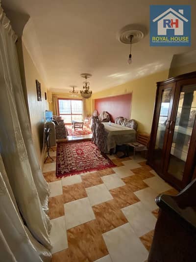 Apartment for sale, 160 sq m, on El-Zaytoun Station Street, opposite Hadayek El-Zaytoun Metro Station.