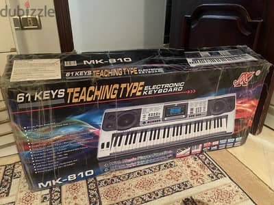 MK-810 Electronic Keyboard 61 Keys - Excellent Condition