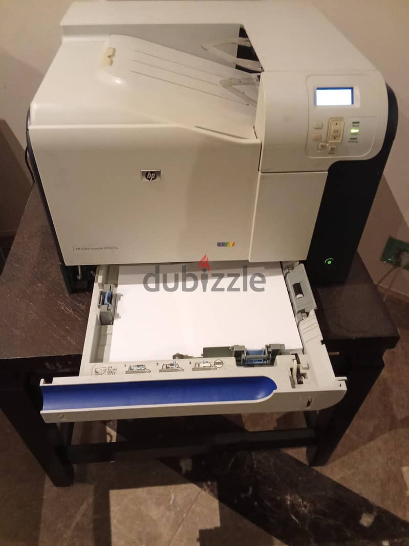 HP laserjet printer CP3525x 1