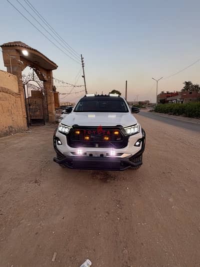 تويوتا هيلوكس 2026