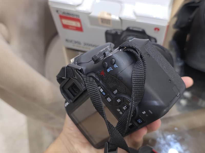 canon 2000D 1
